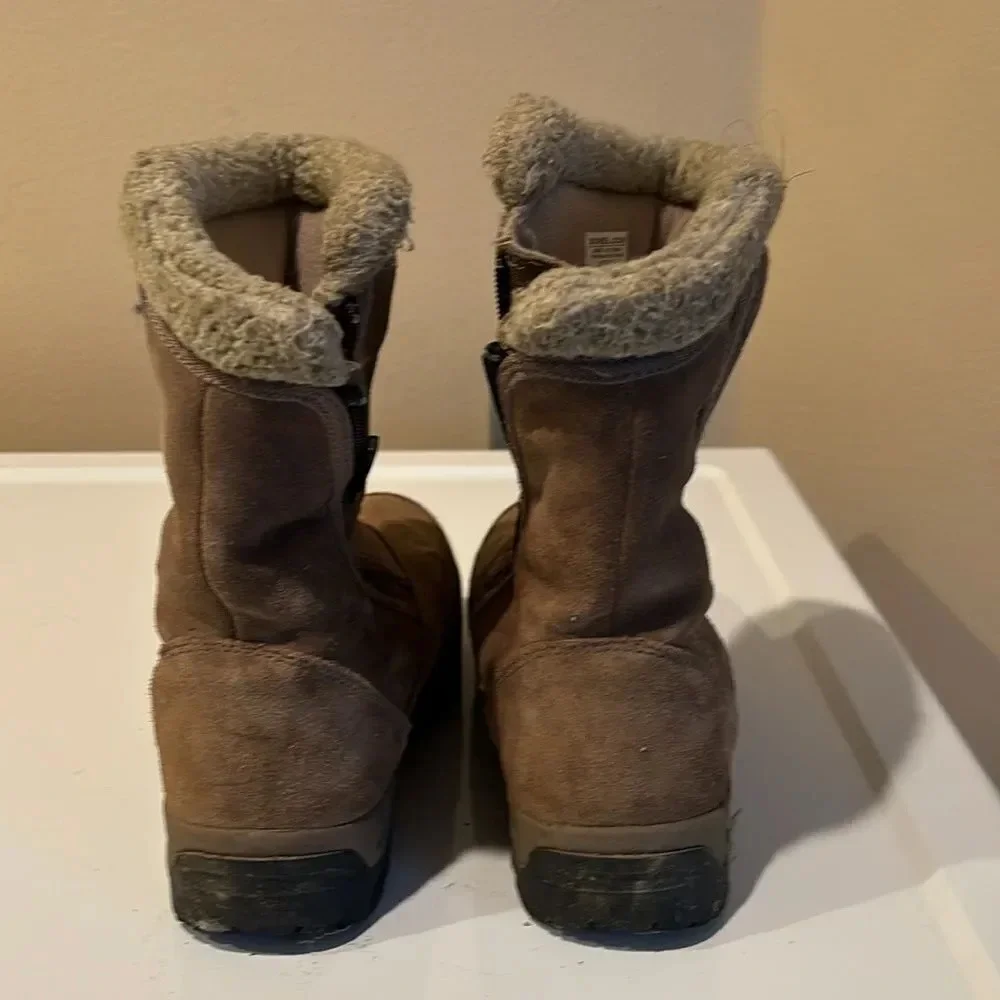 Sorel woman tan